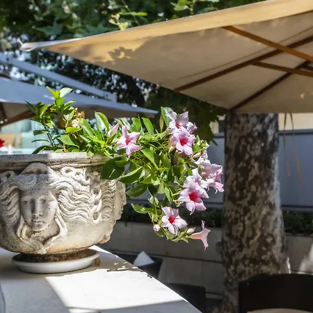 酒店 Regina Elena 57 & Oro Bianco 里米尼