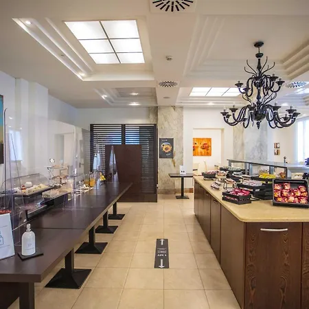 Regina Elena 57 & Oro Bianco 酒店 里米尼