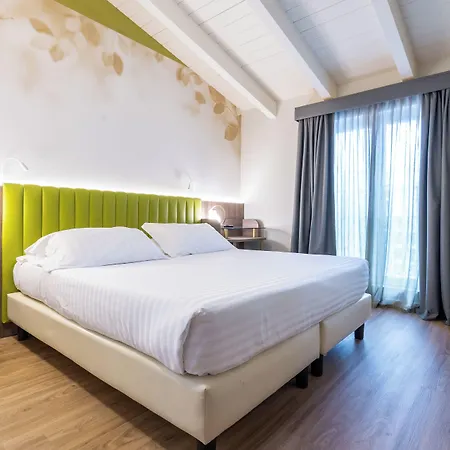 Regina Elena 57 & Oro Bianco 4*