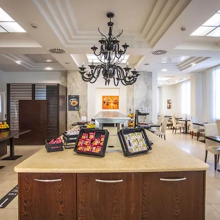 Hotel Regina Elena 57 & Oro Bianco Rimini