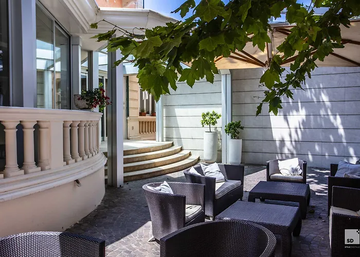 Regina Elena 57 & Oro Bianco Hotel 4*