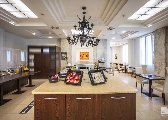 Regina Elena 57 & Oro Bianco فندق ريميني