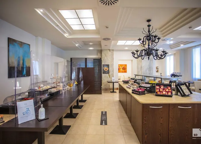 Regina Elena 57 & Oro Bianco فندق ريميني