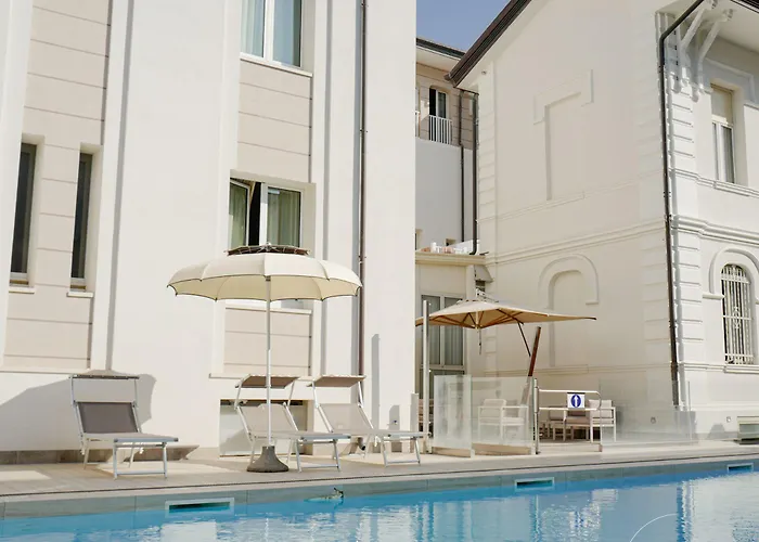 Regina Elena 57 & Oro Bianco 4* Rimini